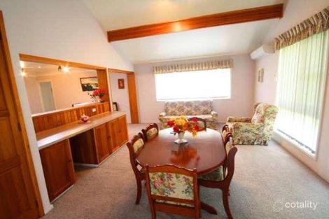 Property photo of 2 Somers Close Metford NSW 2323