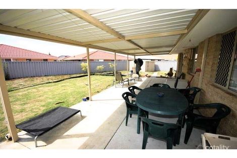 Property photo of 25 Norbertine Close Queens Park WA 6107