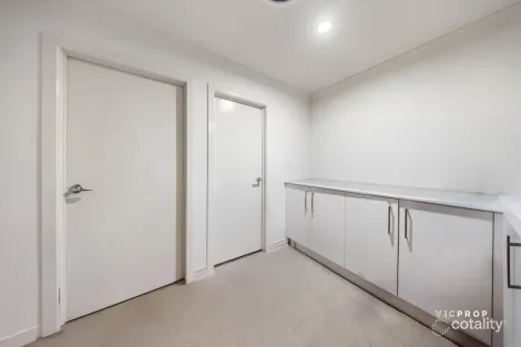 Property photo of 2D Hanworth Avenue Williams Landing VIC 3027