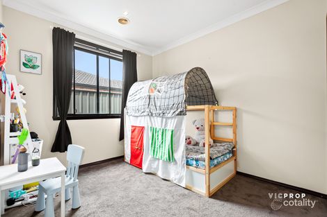 Property photo of 7 Oldbury Grange Tarneit VIC 3029