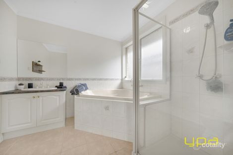 Property photo of 64 Scarborough Avenue Cranbourne West VIC 3977