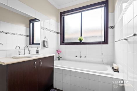 Property photo of 7 Oldbury Grange Tarneit VIC 3029