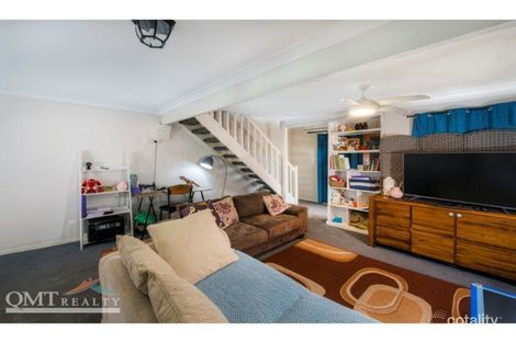 Property photo of 1/6 Peverell Street Hillcrest QLD 4118