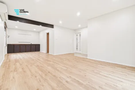 1 Burrandong Cres, Baulkham Hills, NSW 2153