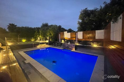 Property photo of 10 Riviera Drive Berwick VIC 3806