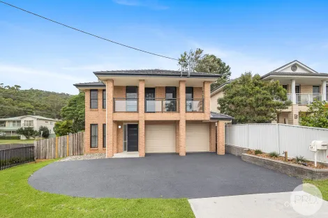 2a Moorooba Cres, Nelson Bay, NSW 2315