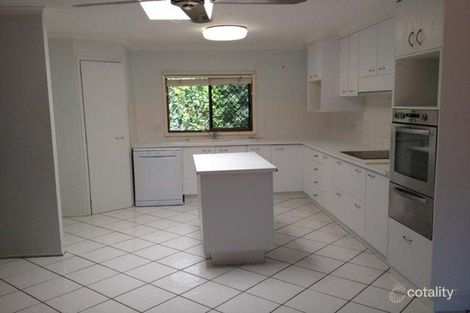 Property photo of 8 Charles Crescent Tannum Sands QLD 4680