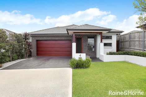 Property photo of 4 Oakridge Lane Gledswood Hills NSW 2557