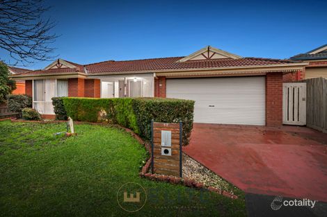 Property photo of 17 Glenisla Way Berwick VIC 3806