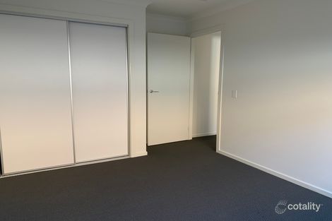 Property photo of 20 Golden Wattle Drive Mount Duneed VIC 3217