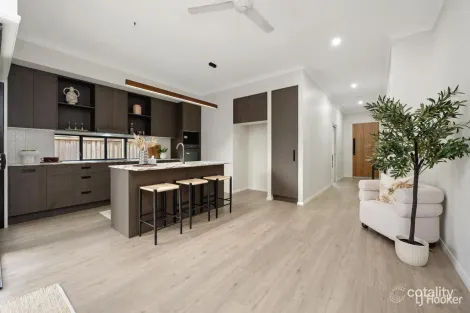 4 Greenslade St, West End, QLD 4810