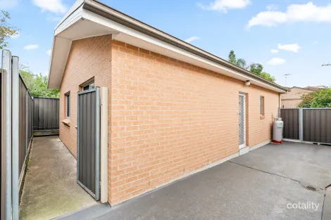 24 Hassall St, Smithfield, NSW 2164