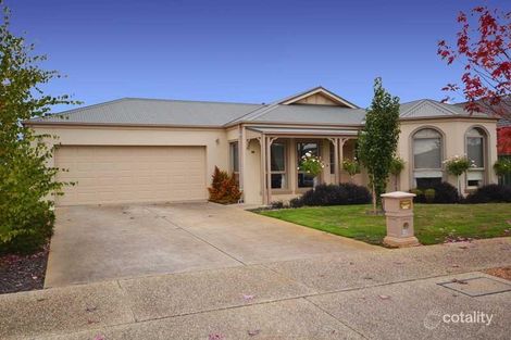 19 St Helens Ave, Lake Gardens, VIC 3355