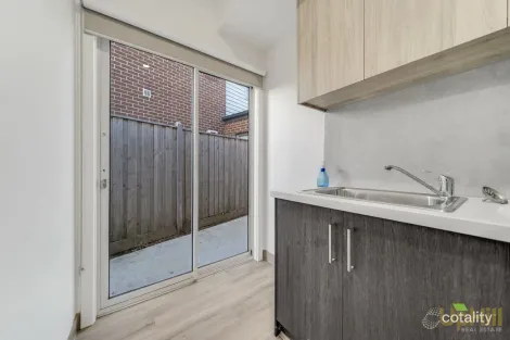 Property photo of 1 Gecko Crescent Clyde North VIC 3978