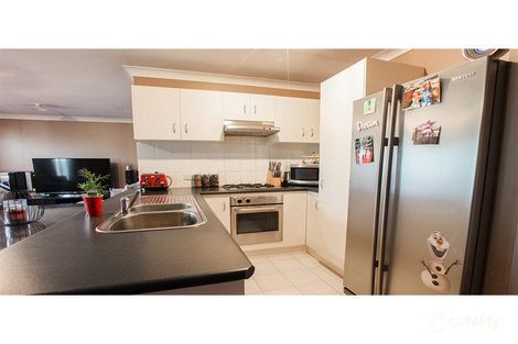 Property photo of 19 Nowra Close Prestons NSW 2170