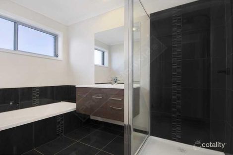 Property photo of 4 Learmonth Close Dennington VIC 3280