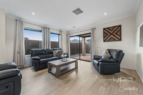 Property photo of 9 Crystal Road Cobblebank VIC 3338