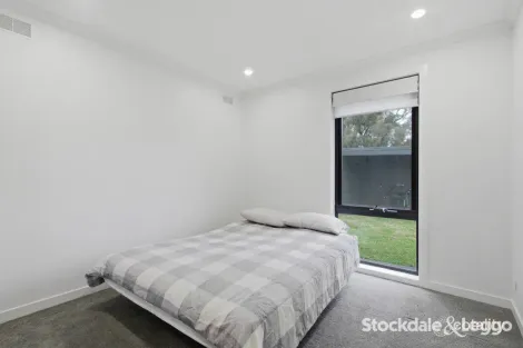 Property photo of 2 Field Court Morwell VIC 3840