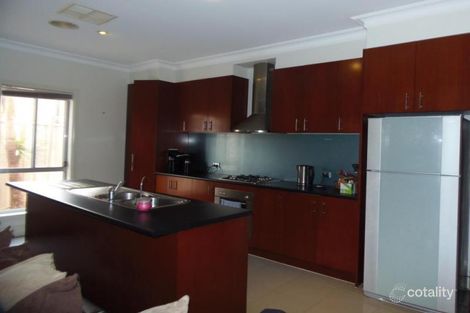 Property photo of 6 Hatchford Green Caroline Springs VIC 3023