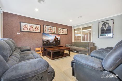 Property photo of 13 Jika Court Werribee VIC 3030