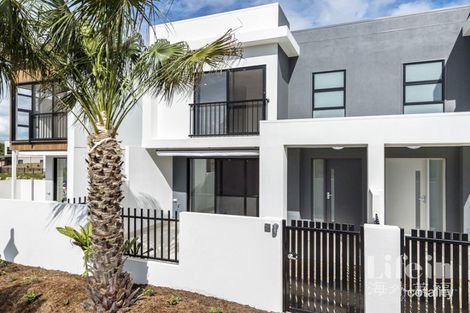 11 Mayfair Lane, Hope Island, QLD 4212