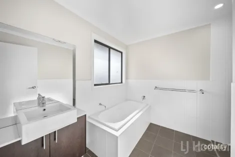 Property photo of 3/19 Broughton Place Queanbeyan NSW 2620