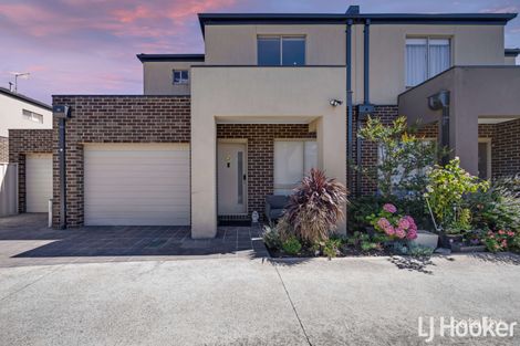 Property photo of 3/12 Fishburn Grove Harkness VIC 3337