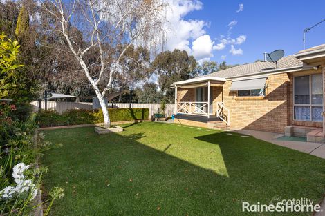 Property photo of 11 Roberts Way Kooringal NSW 2650
