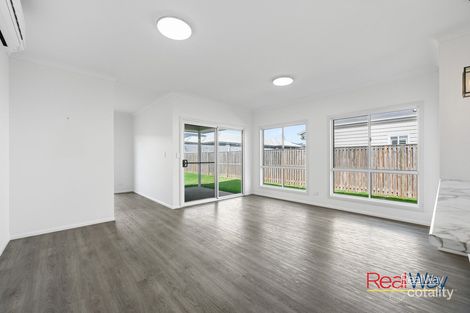 Property photo of 38 Fairweather Boulevard Highfields QLD 4352