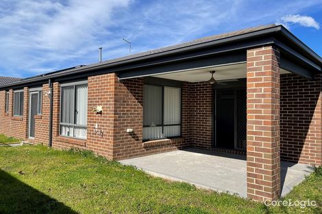 Property photo of 8 Weebill Way Pakenham VIC 3810