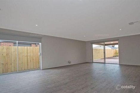 Property photo of 10 Dana Street Officer VIC 3809