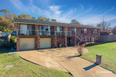 Property photo of 2 Freeman Crescent Armidale NSW 2350