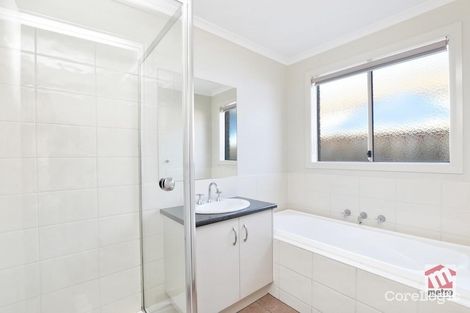 Property photo of 20 Black Gum Crescent Cranbourne West VIC 3977