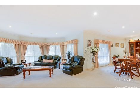 Property photo of 26 Caroline Springs Boulevard Caroline Springs VIC 3023