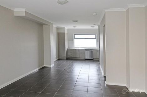 Property photo of 8 Downhelm Road Cranbourne North VIC 3977