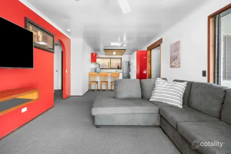 Property photo of 2/22 Stephenson Street Labrador QLD 4215