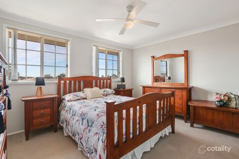Property photo of 33 Sunnybank Crescent Horsley NSW 2530