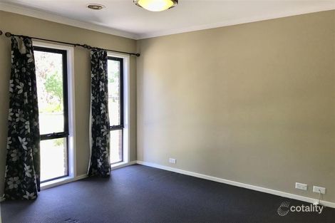 Property photo of 4 Norris Grove Berwick VIC 3806