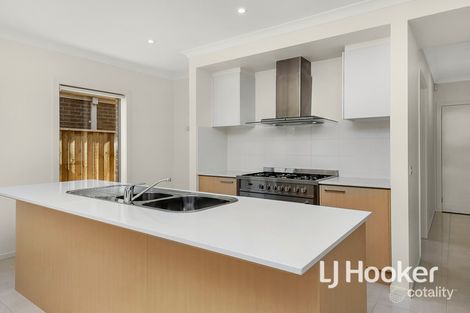 Property photo of 48 Dingo Street Point Cook VIC 3030