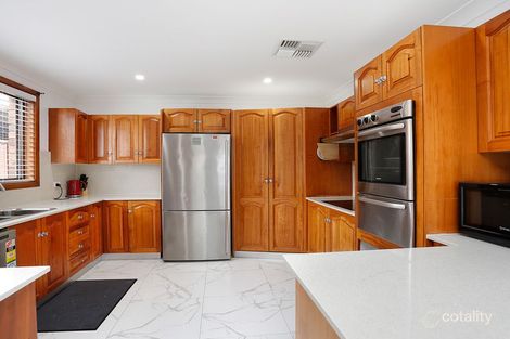 Property photo of 7 Evers Close Edensor Park NSW 2176