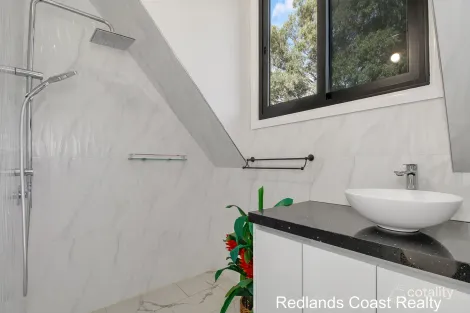 Property photo of 7 Kim Crescent Macleay Island QLD 4184