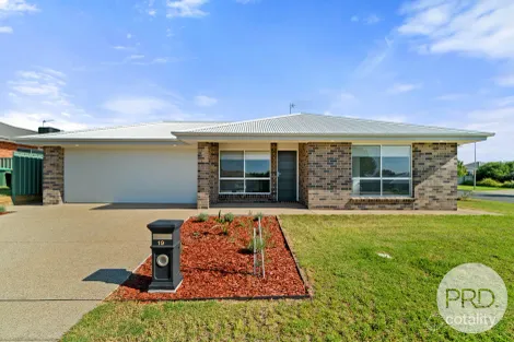 19 Quandong Pl, Forest Hill, NSW 2651