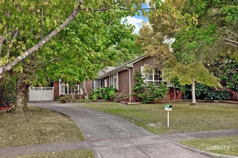 12 Broughton Ave, Croydon, VIC 3136