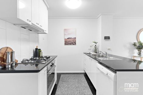 Property photo of 1710/163 City Road Southbank VIC 3006