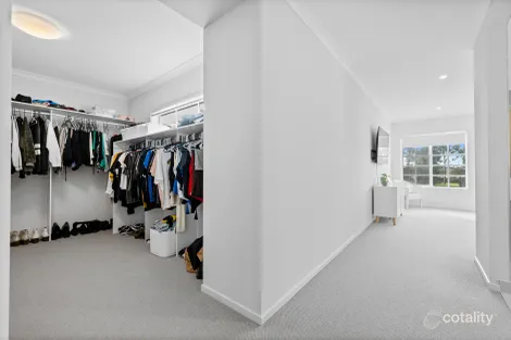 Property photo of 45 Fairground Promenade Berwick VIC 3806