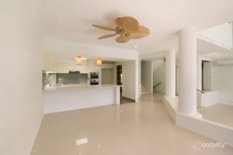 82/125 Santa Cruz Bvd, Clear Island Waters, QLD 4226