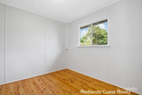 Property photo of 27 Betty Street Macleay Island QLD 4184