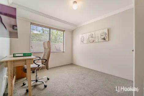 Property photo of 12 Brazier Way Lakelands WA 6180