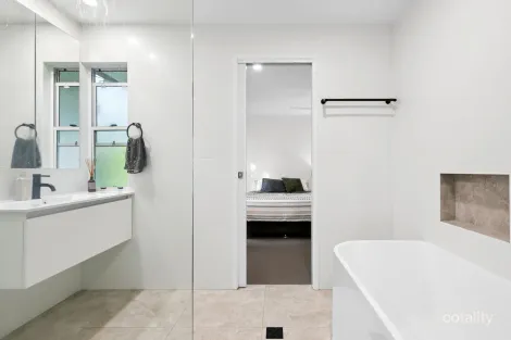 Property photo of 48 Tewantin Road Cooroy QLD 4563