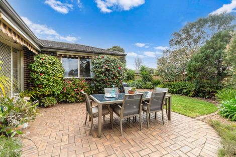 Property photo of 2 Maclean Court Seaford VIC 3198